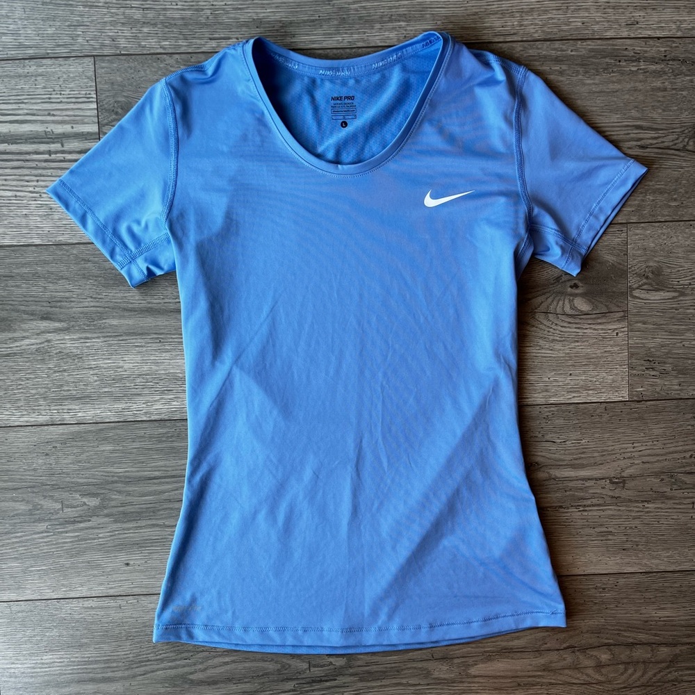 Nike Pro Fitted Tee Women’s Large Light Blue Dri-FIT Short Sleeve Workout Gym